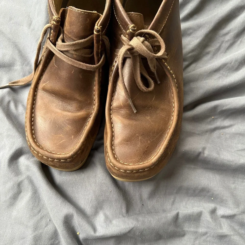 Clarks Wallabee Boots Mens 10 Beeswax Brown Leather Moccasin Chukka Shoes